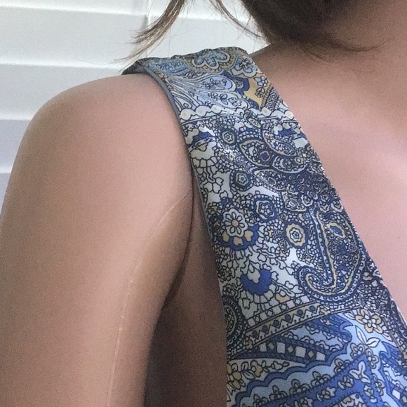 F
✅Final Reduced Price✅Gorgeous Asymmetrical Dress - Picture 4 of 10